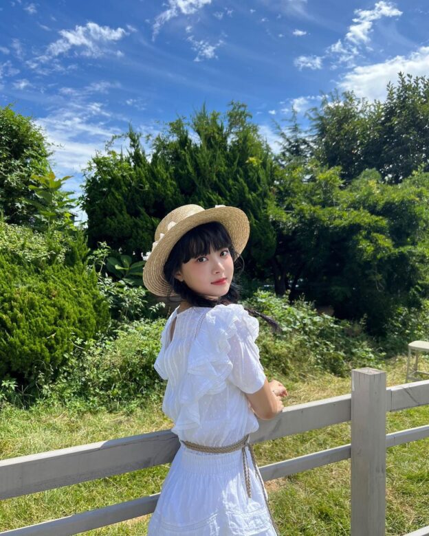 LE SSERAFIM hong eun-chae profile